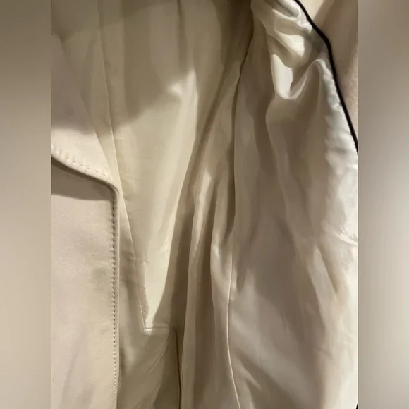 Women’s Via Spiga Peacoat, White Size 6 - Picture 8 of 16
